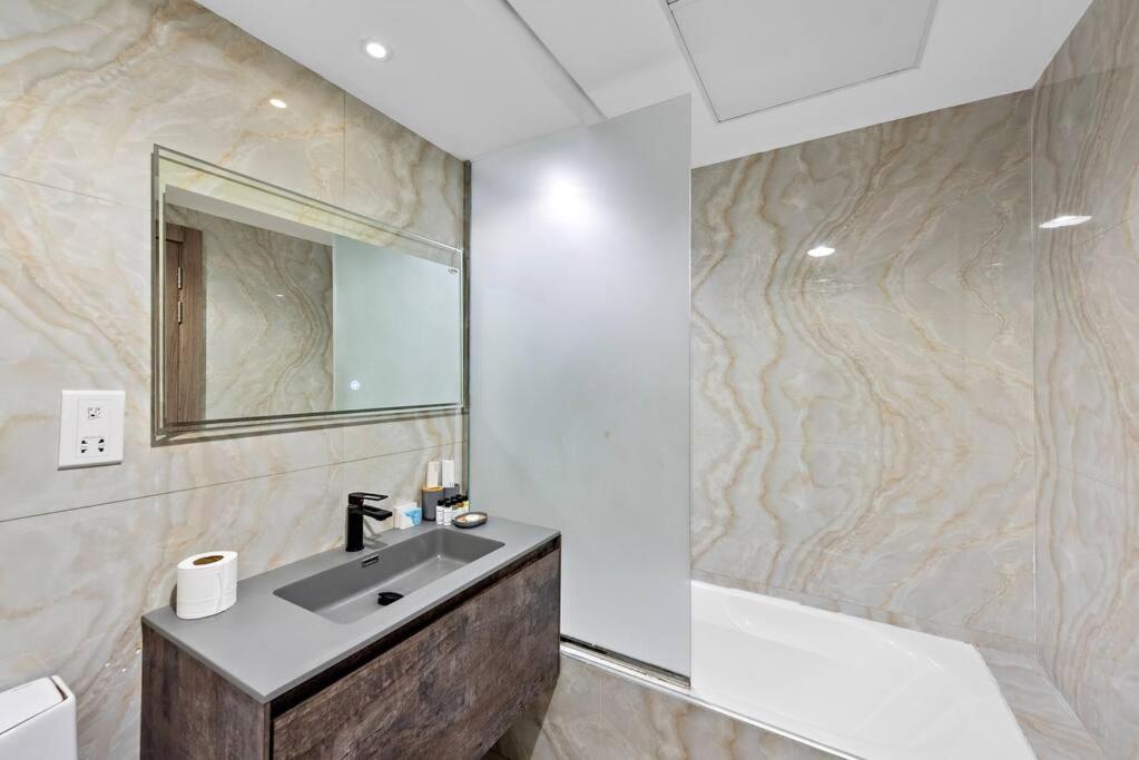 Appartamento First Class 2br Stunning Fountain View Dubai
