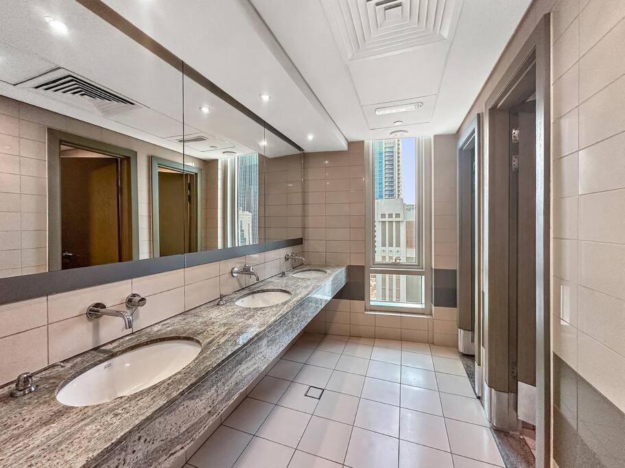 Apartment First Class 2br Stunning Fountain View *