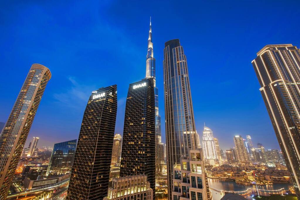 First Class 2br Stunning Fountain View * Dubai