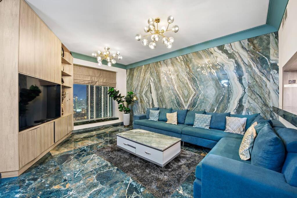 Apartment First Class 2br Stunning Fountain View