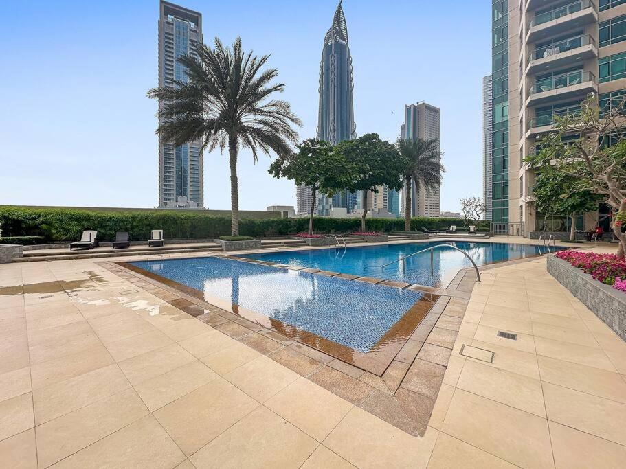 Apartment First Class 2br Stunning Fountain View