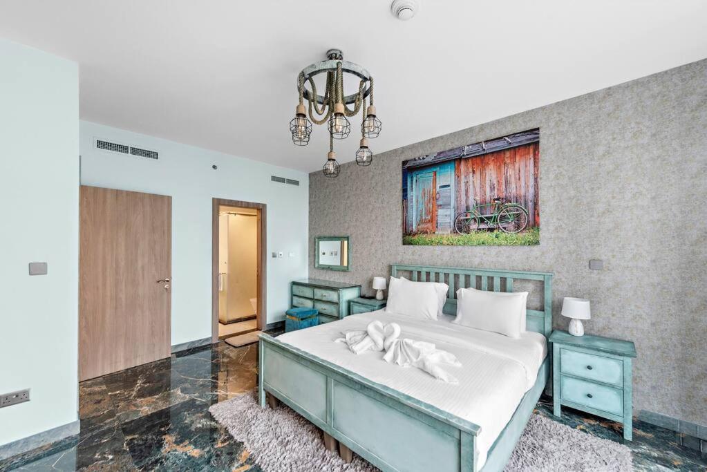 First Class 2br Stunning Fountain View Apartment *