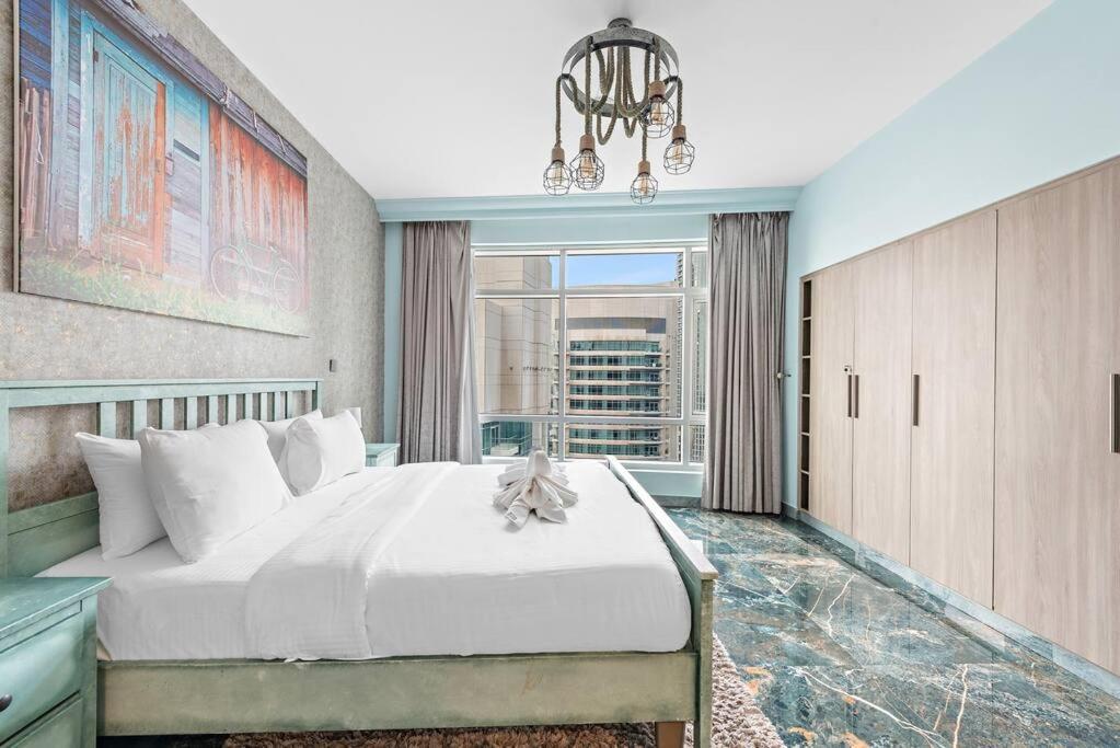 First Class 2br Stunning Fountain View Apartment *