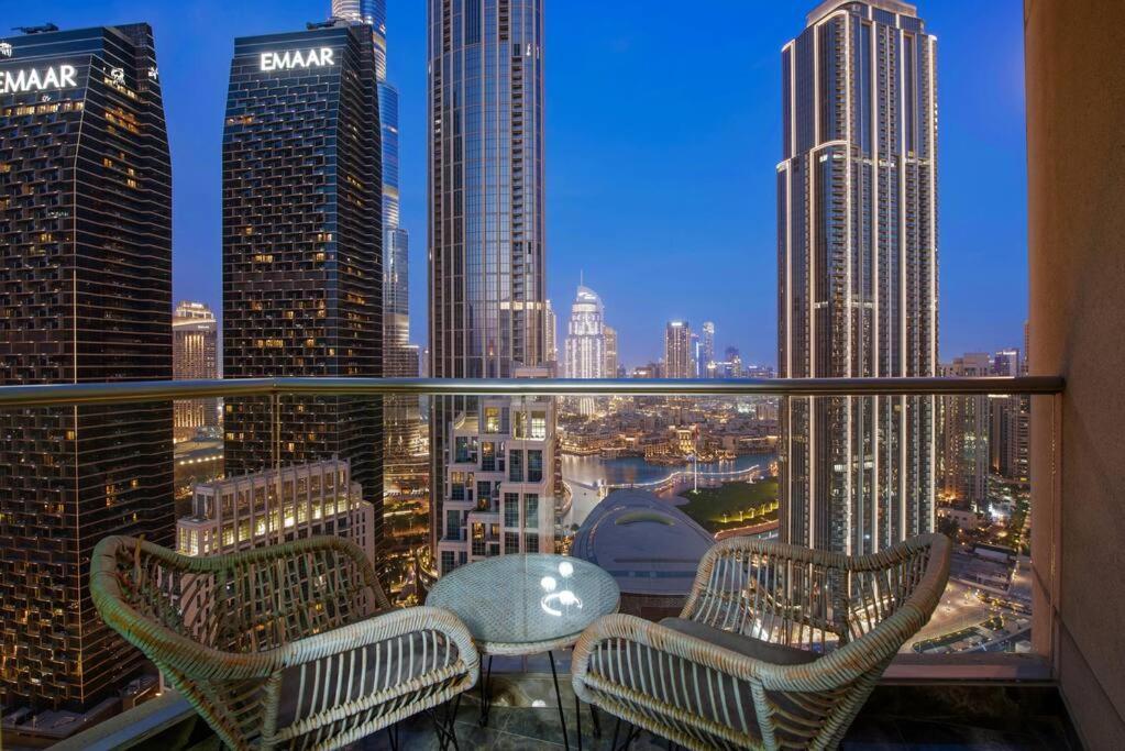 First Class 2br Stunning Fountain View Apartment